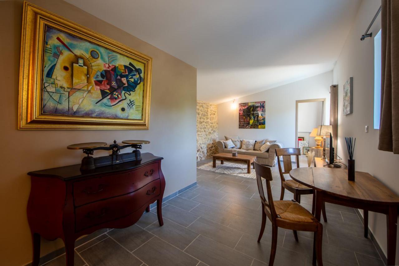 La Maison De Livia, Gite, Chambres Et Table D'Hotes Sauzet (Gard) 外观 照片