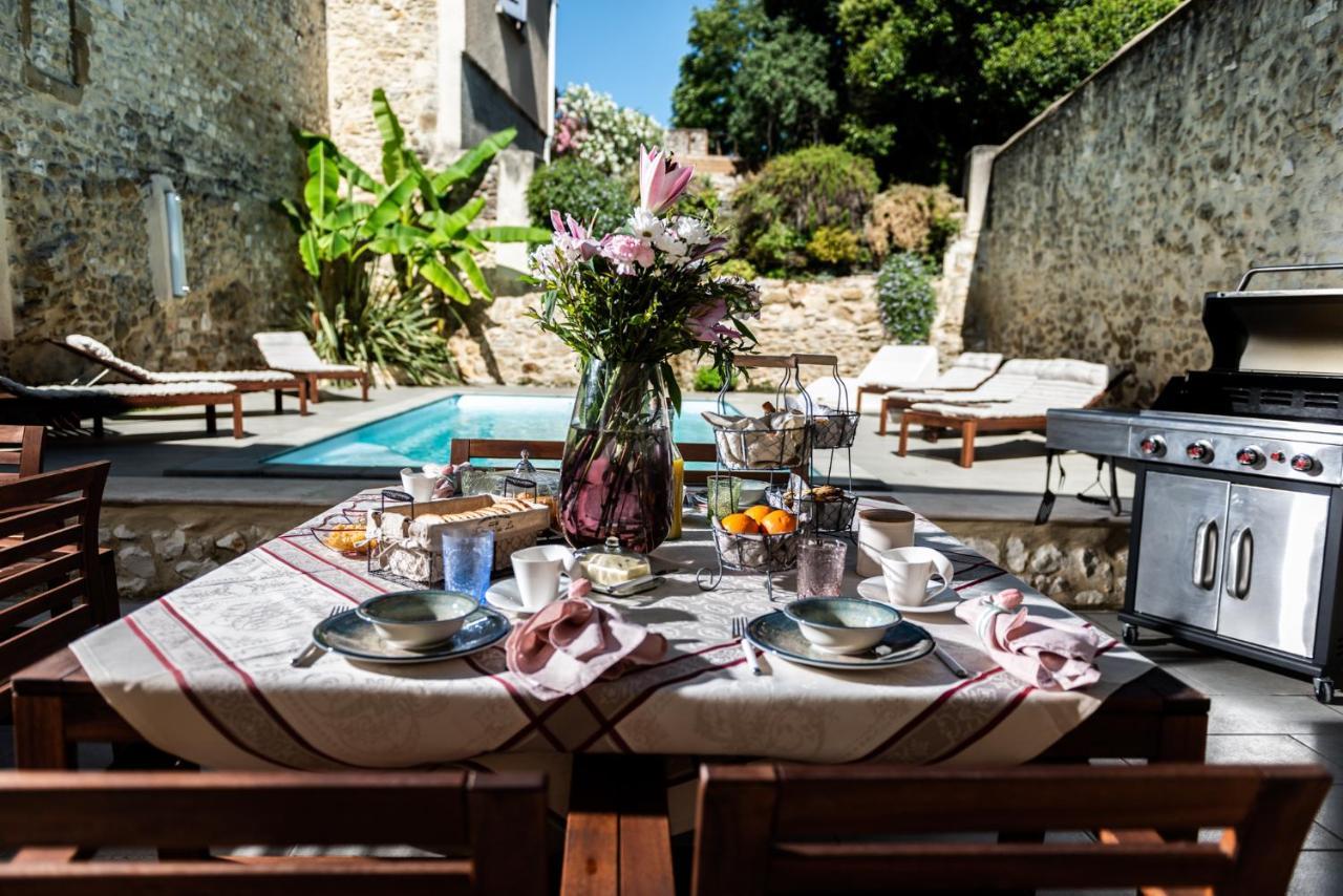 La Maison De Livia, Gite, Chambres Et Table D'Hotes Sauzet (Gard) 外观 照片