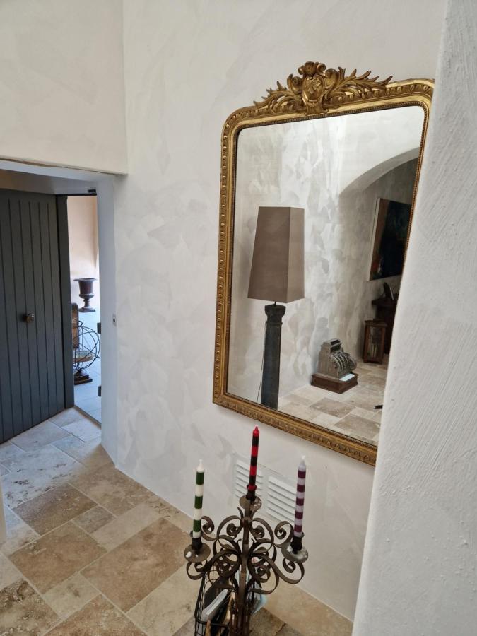 La Maison De Livia, Gite, Chambres Et Table D'Hotes Sauzet (Gard) 外观 照片
