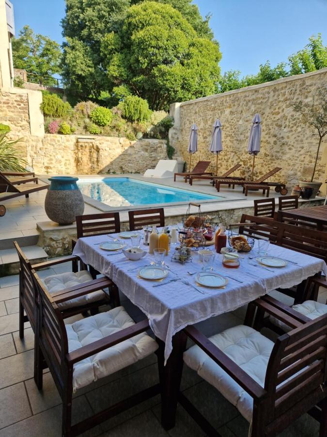 La Maison De Livia, Gite, Chambres Et Table D'Hotes Sauzet (Gard) 外观 照片